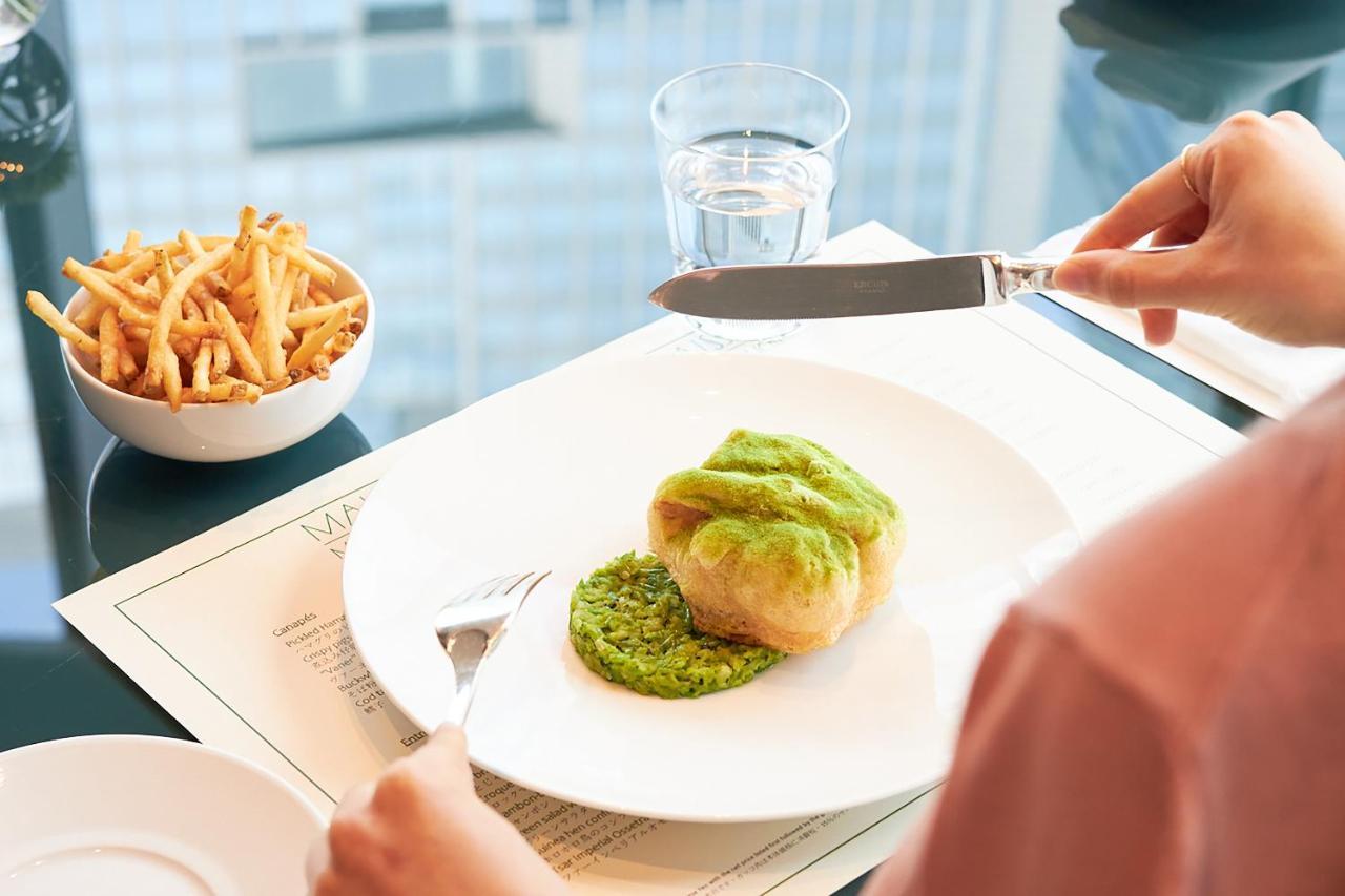 Hotell Four Seasons At Marunouchi